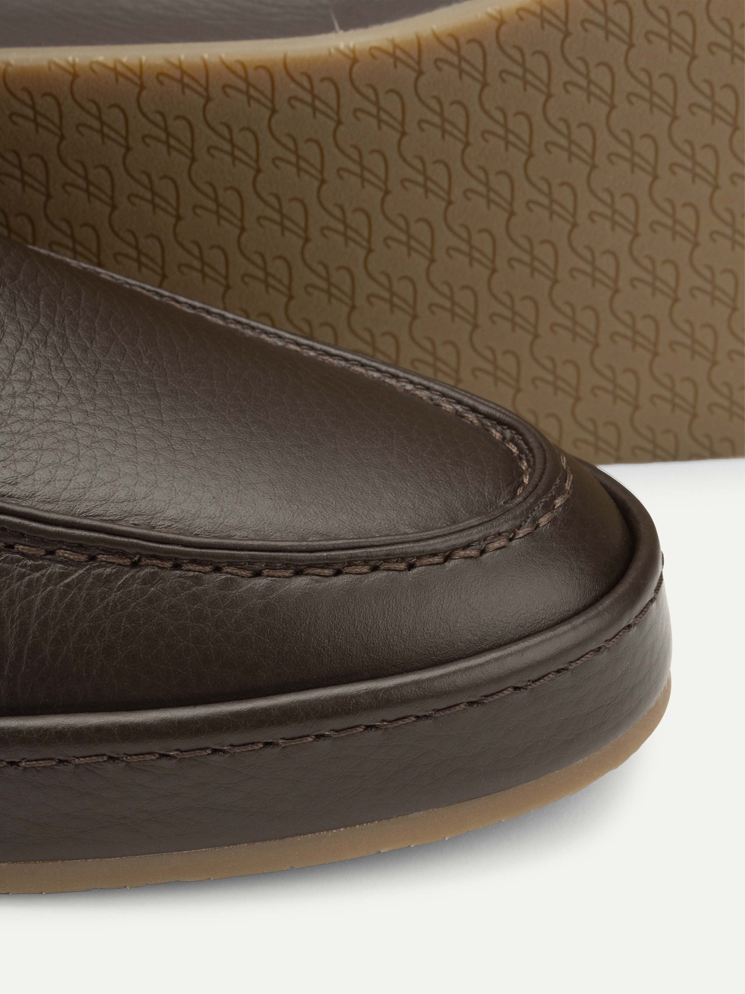 Brown Grain Nomade Loafer